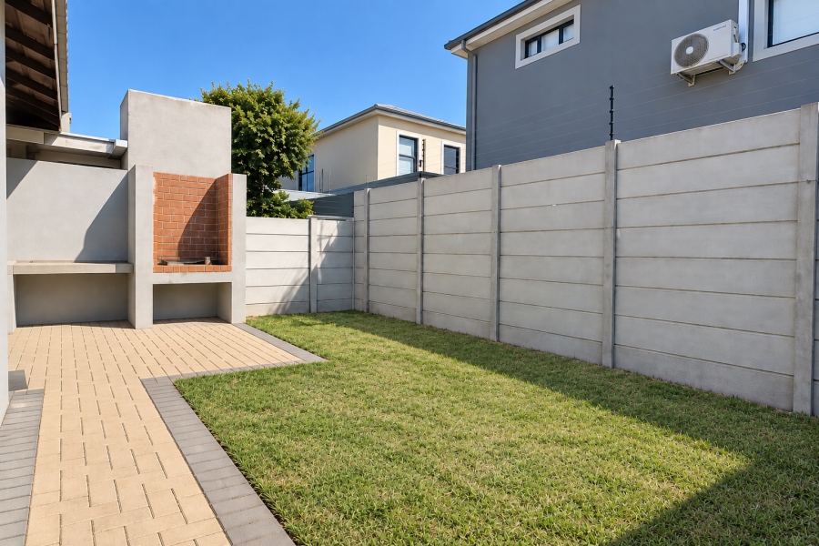 2 Bedroom Property for Sale in Parklands North Western Cape
